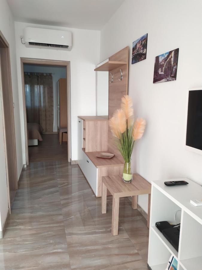 Apartmani Mira Nin Exterior foto
